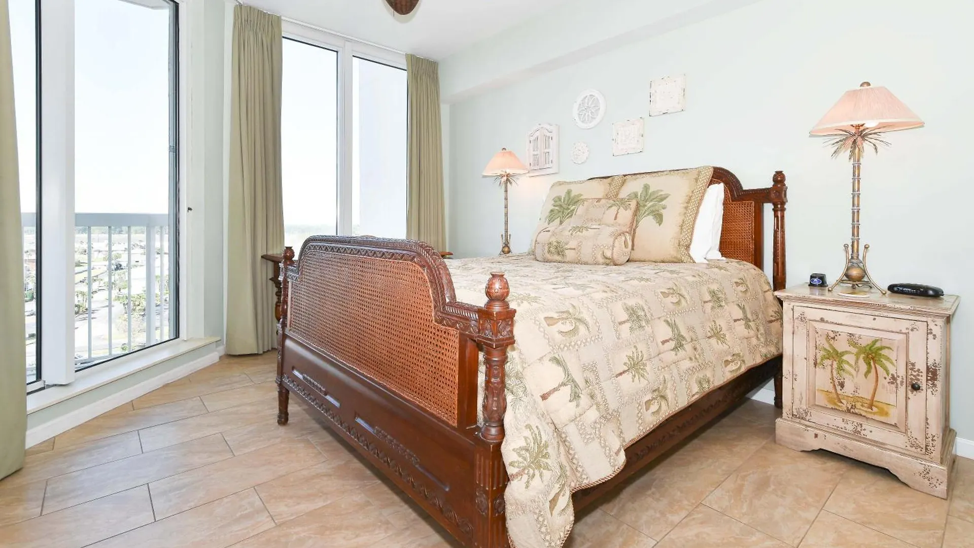 Silver Beach Towers E1006 Destin Apartment