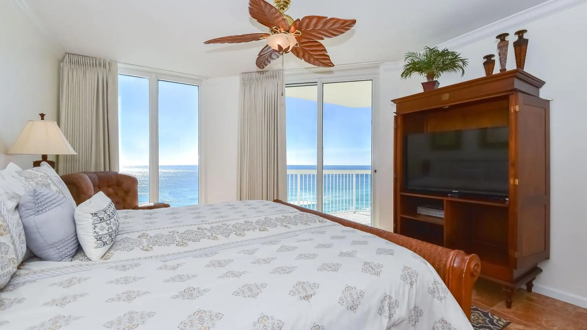 Silver Beach Towers E1006 Destin Apartment